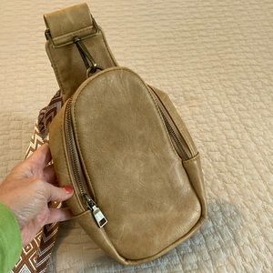 Sling purse